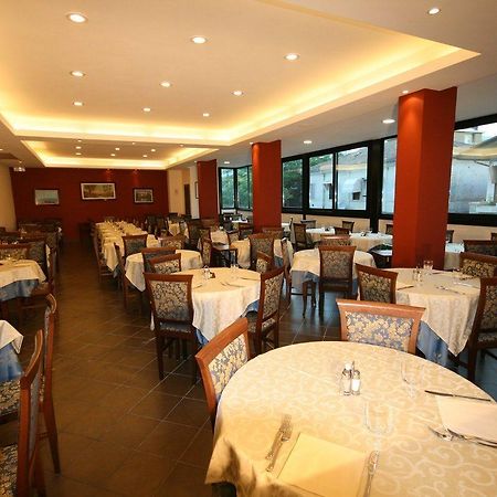 Hotel Milton Cattolica Exterior foto