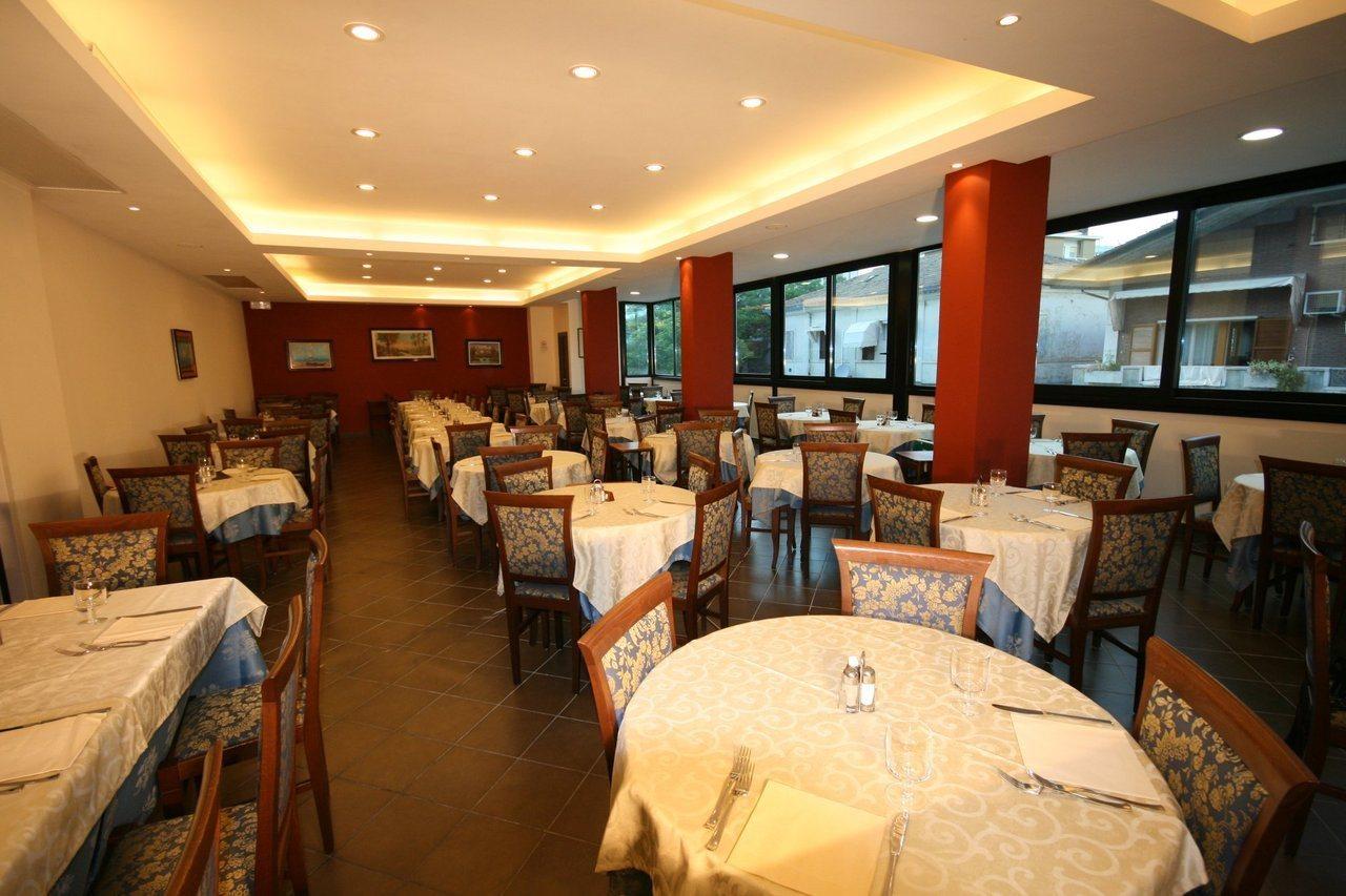 Hotel Milton Cattolica Exterior foto